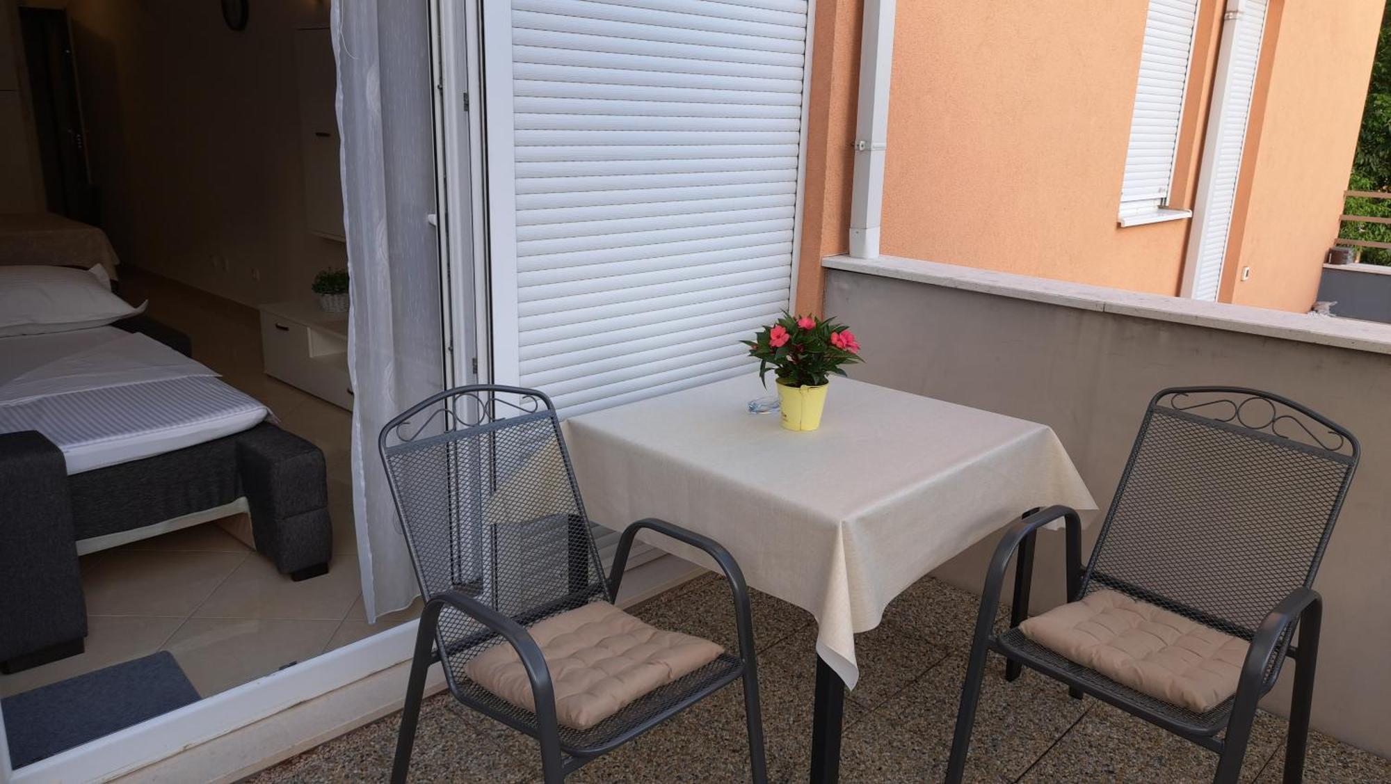 Cozy Apartment With Free Private Parking Split Bilik gambar
