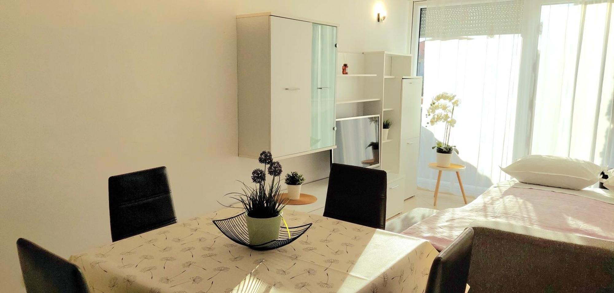 Cozy Apartment With Free Private Parking Split Bilik gambar